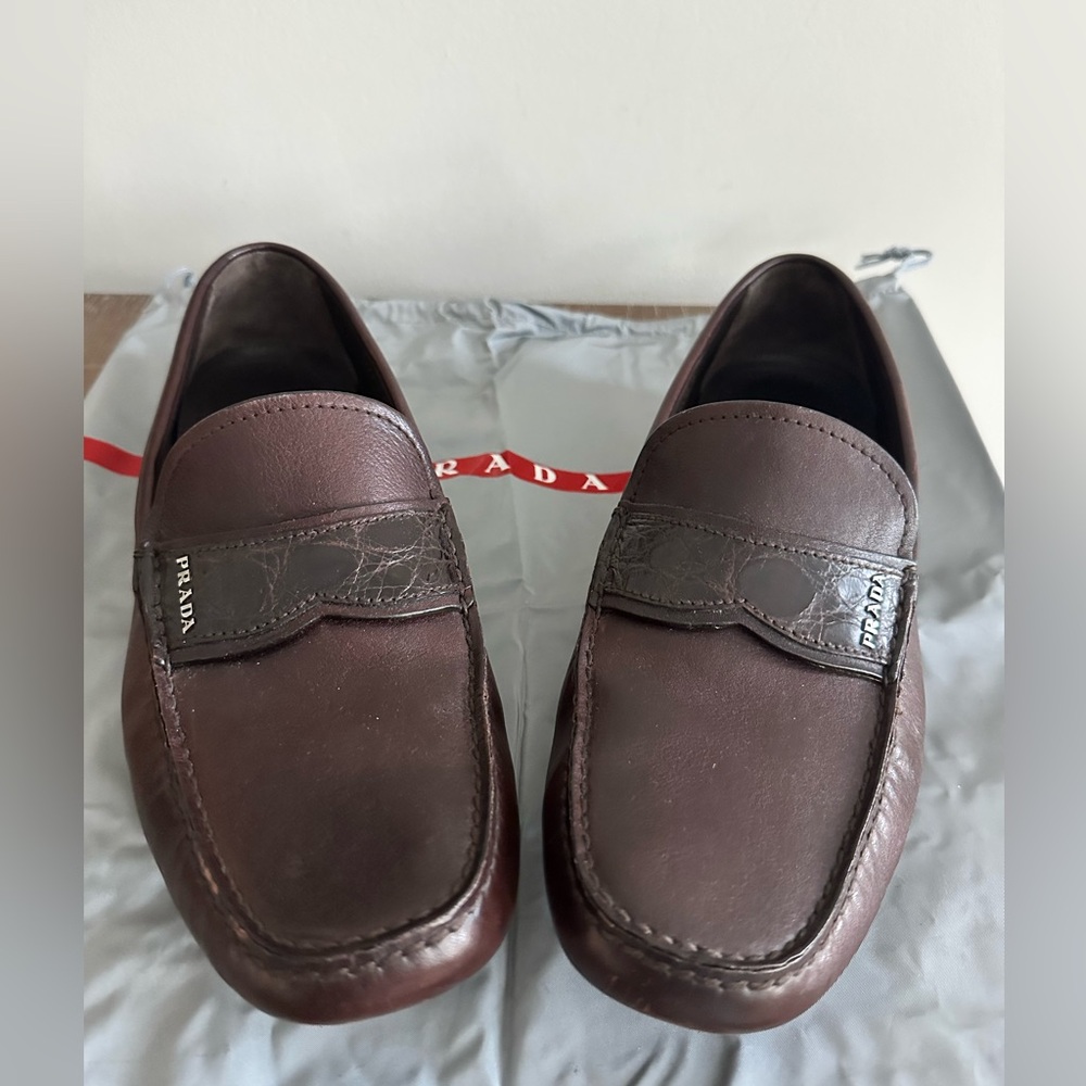 Prada Men's Dark Brown Leather driving Loafers with a crocodile embossed detail. - Picture 2 of 10
